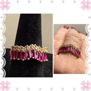 Ring - sz 7 adjustable - gold tone w/pink & clear rhinestones. New - never worn